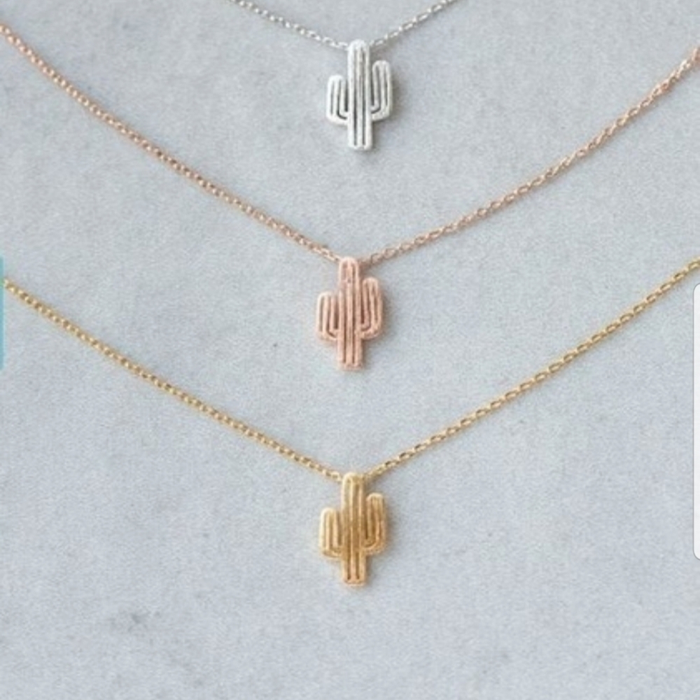 🌵Super Cute and dainty ROSE GOLD cactus necklace - Picture 1 of 6